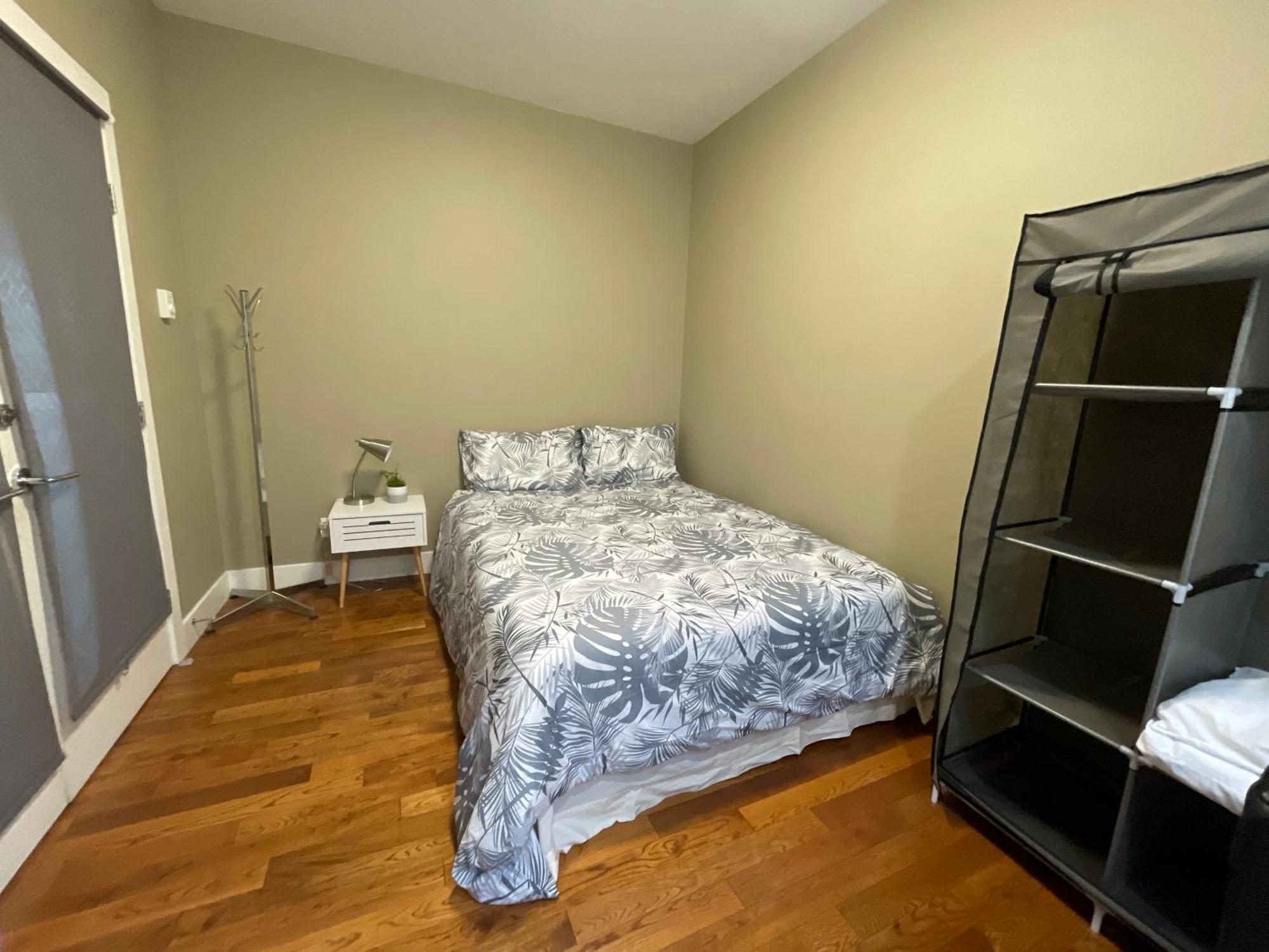 Guest Room With Private Bath In Langford Victoria Exterior foto